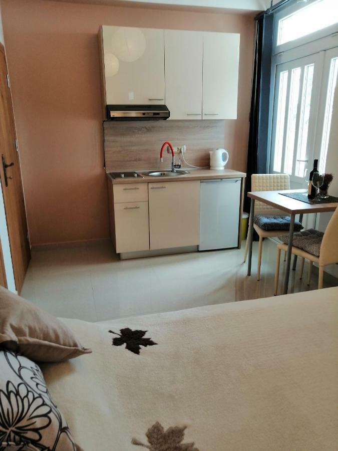 Studio Apartman Irena 2 Bijela Eksteriør bilde